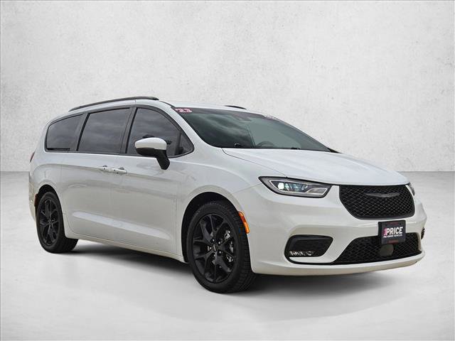 Used 2023 Chrysler Pacifica Touring-L w/ S Appearance Package image 3