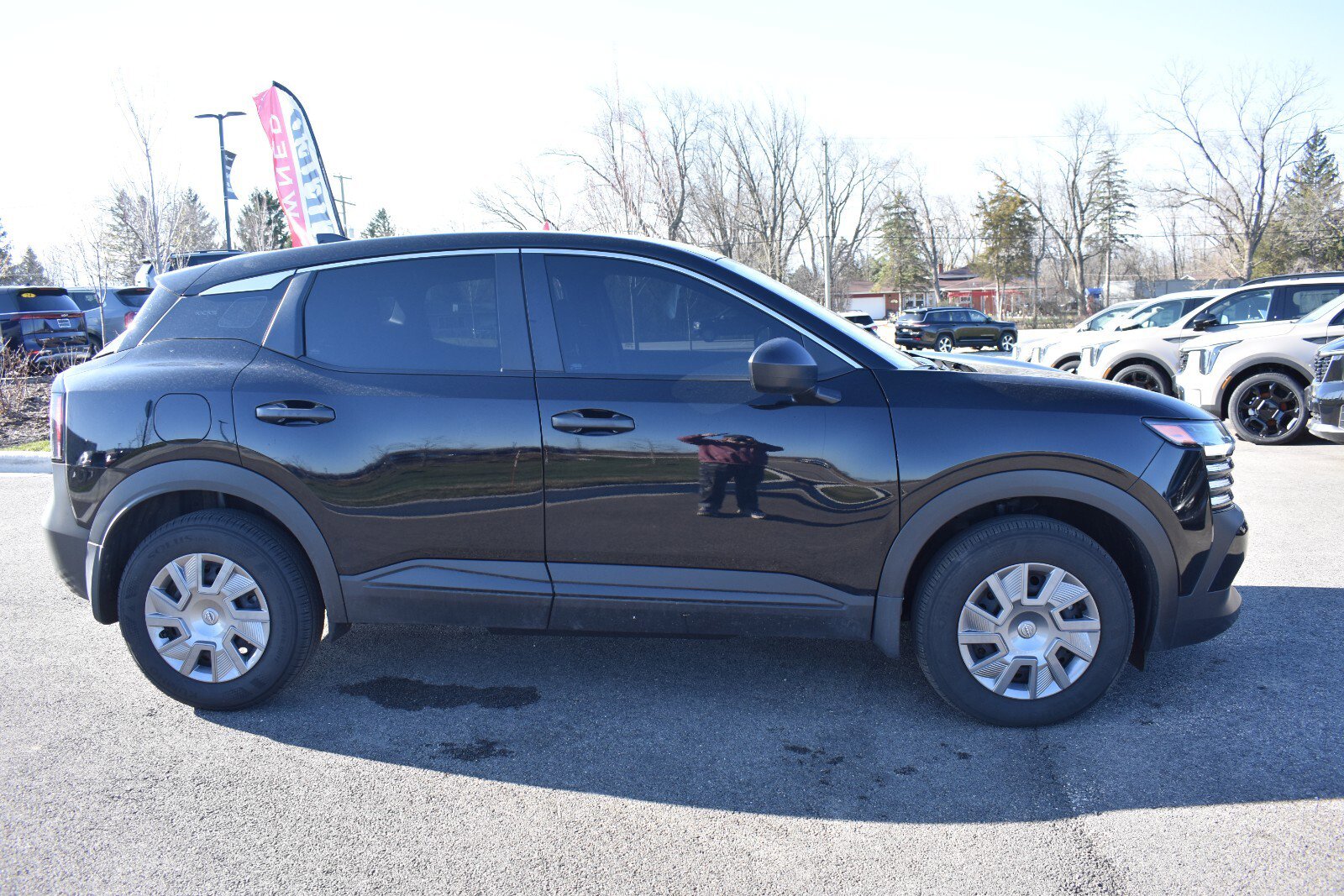 Used 2025 Nissan Kicks S image 2