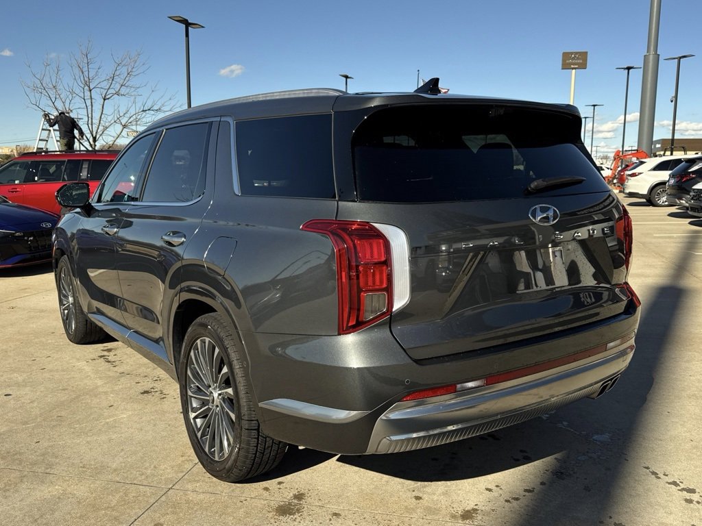 Used 2023 Hyundai Palisade Calligraphy image 6