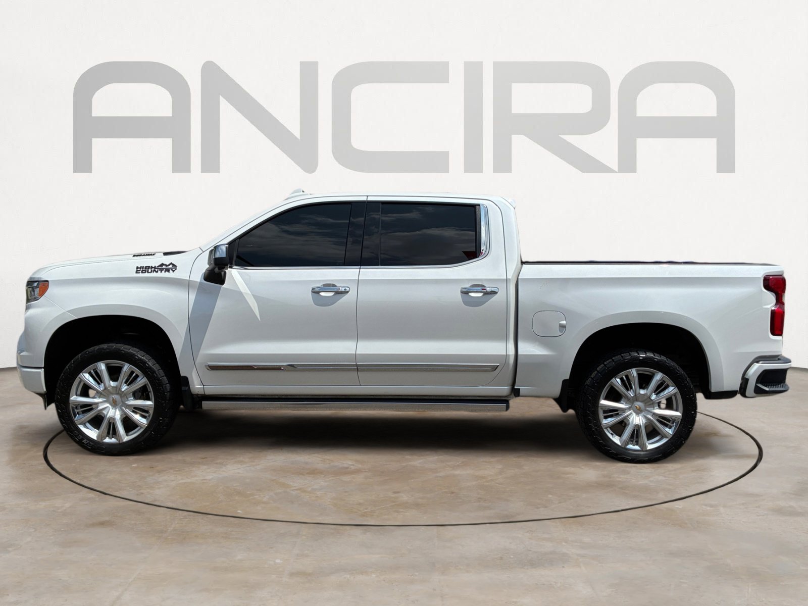 Used 2022 Chevrolet Silverado 1500 High Country w/ High Country Premium Package AWD/4WD image 7