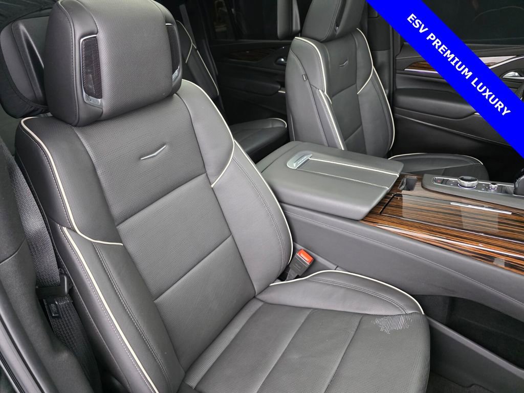 Used 2024 Cadillac Escalade ESV Premium Luxury image 34