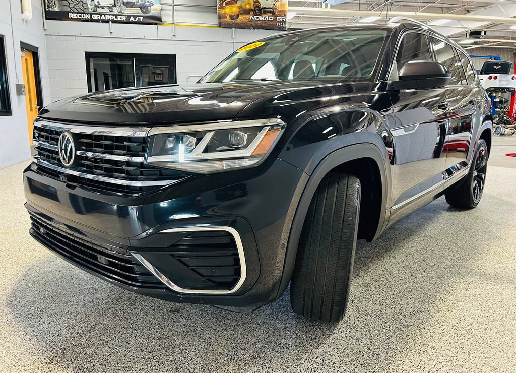 Used 2022 Volkswagen Atlas SEL Premium R-Line AWD/4WD image 3