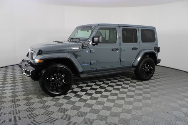 Used 2025 Jeep Wrangler Unlimited Sahara image 2