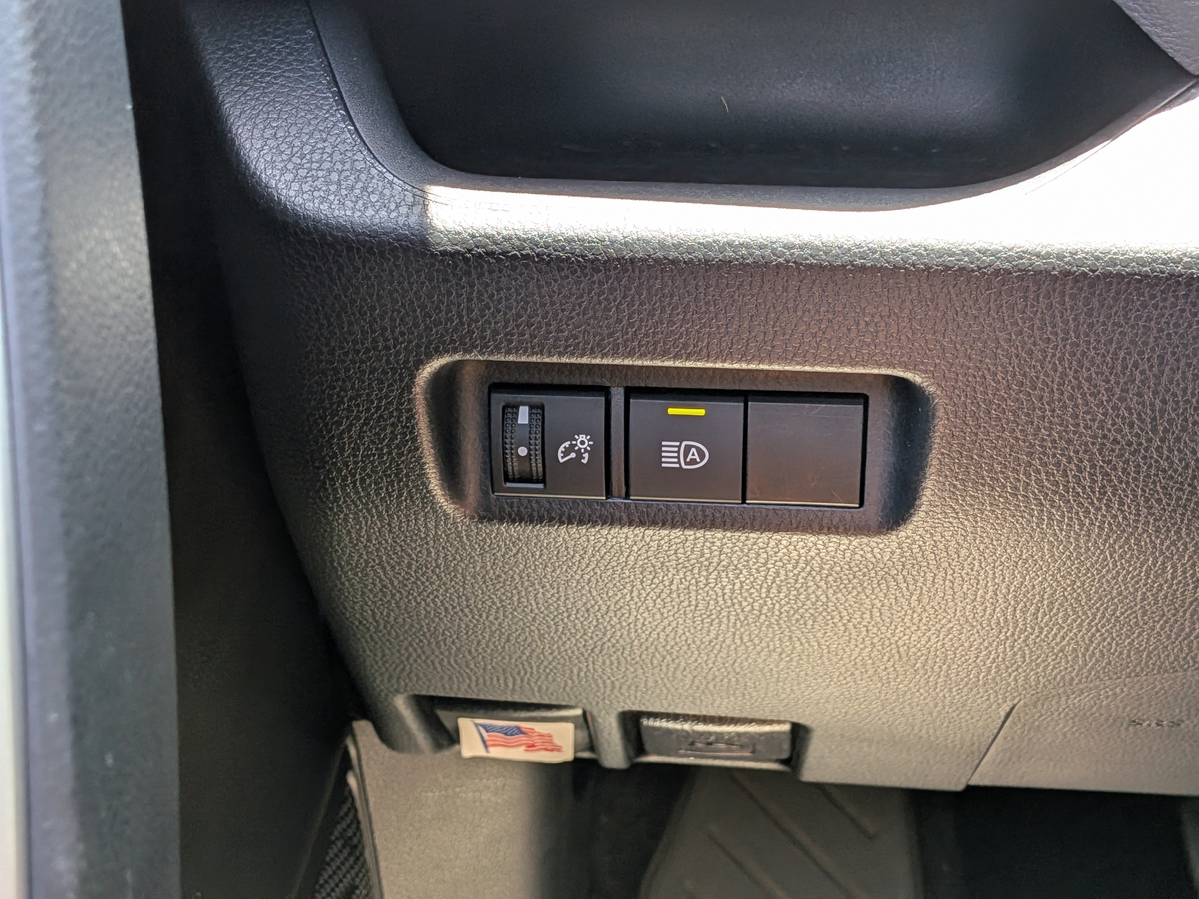 Used 2022 Toyota RAV4 LE FWD image 22