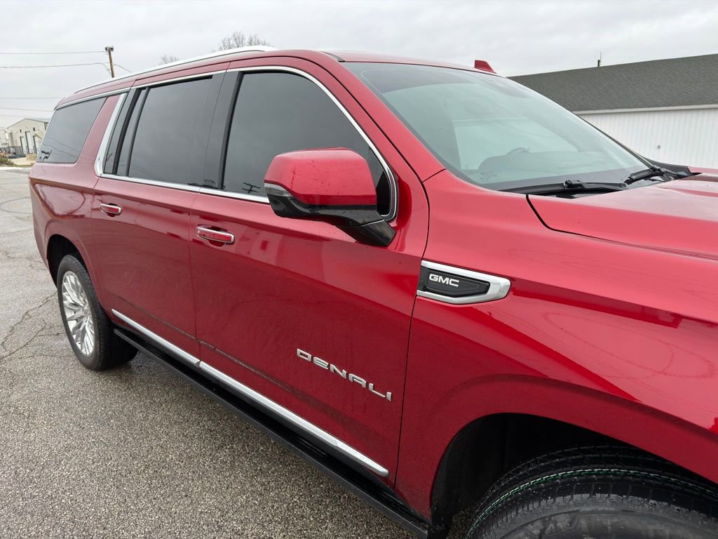 Used 2023 GMC Yukon XL Denali w/ Denali Reserve Package image 11