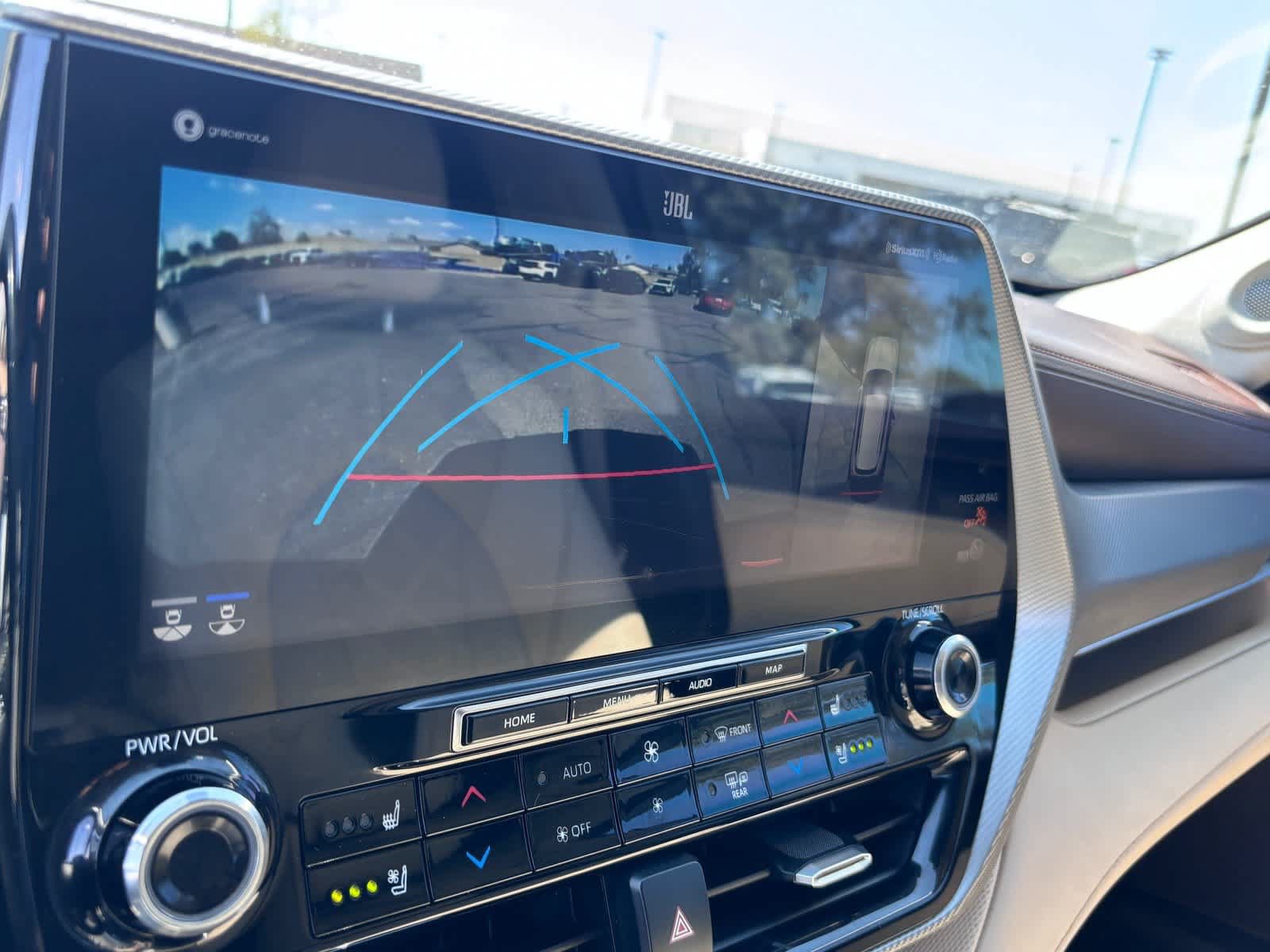 Used 2020 Toyota Highlander Platinum FWD image 21