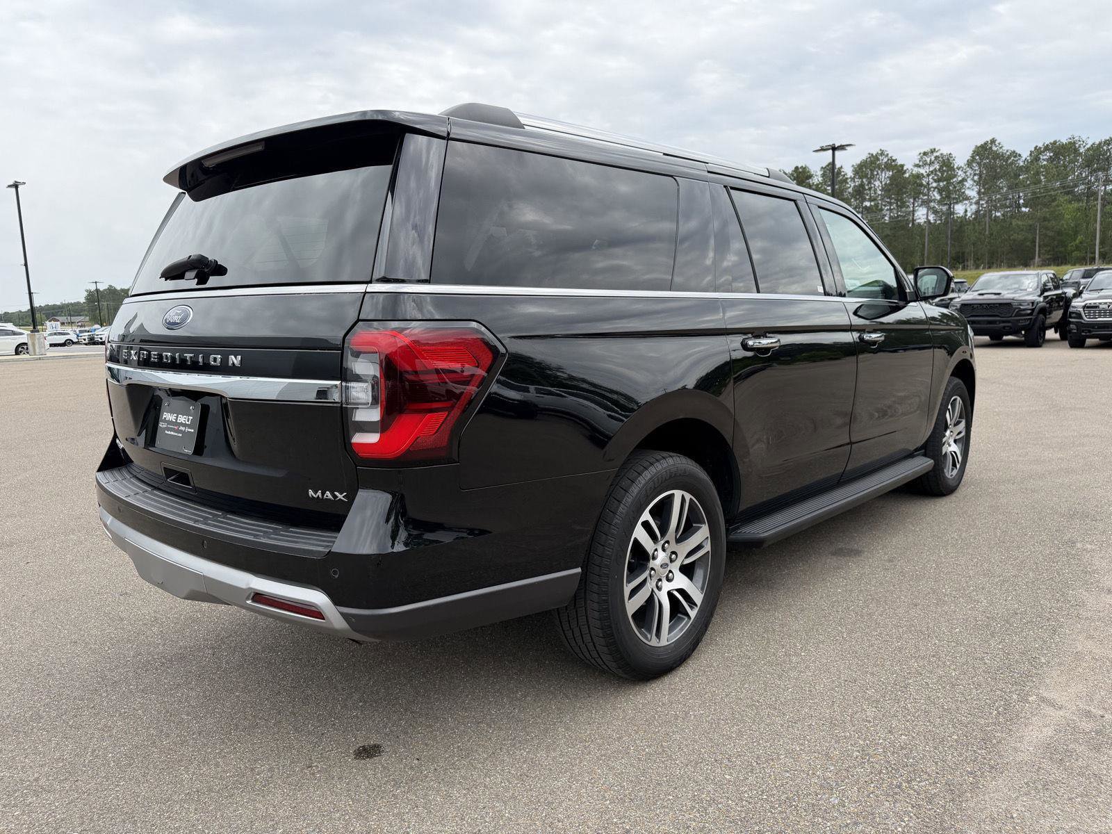 Used 2024 Ford Expedition Max Limited RWD image 6