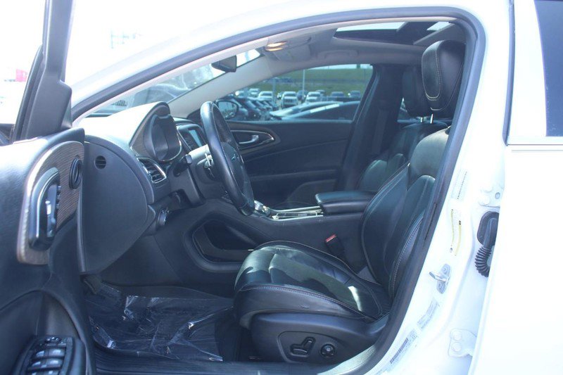 Used 2015 Chrysler 200 C w/ Safetytec Group image 9