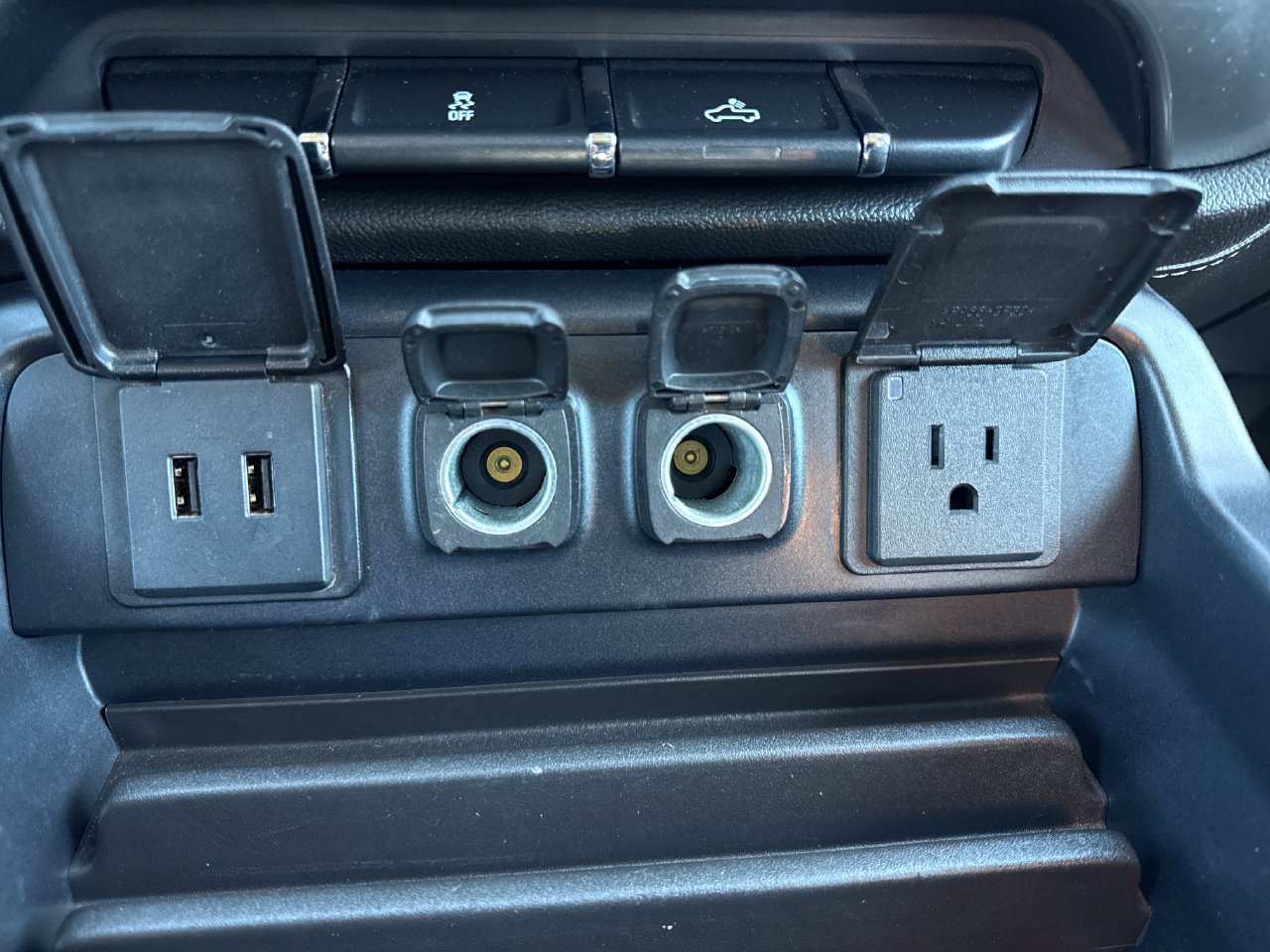 Used 2016 Chevrolet Silverado 2500 LTZ AWD/4WD image 25