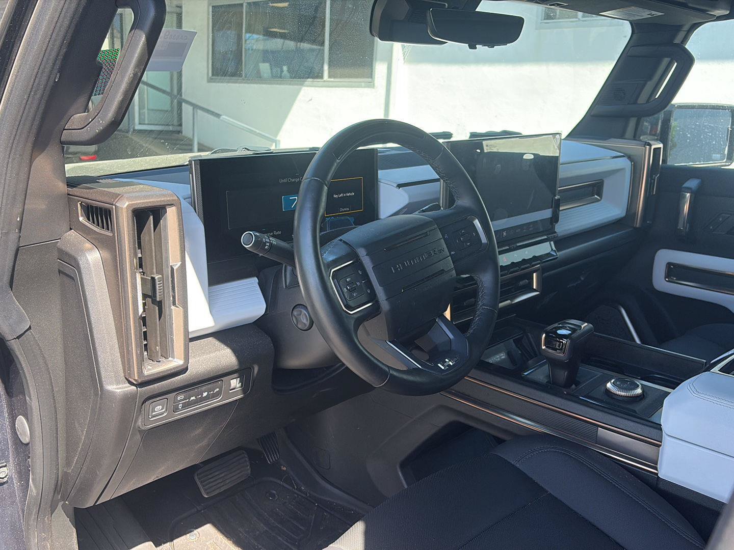 Used 2025 GMC Hummer EV 2X AWD/4WD image 9