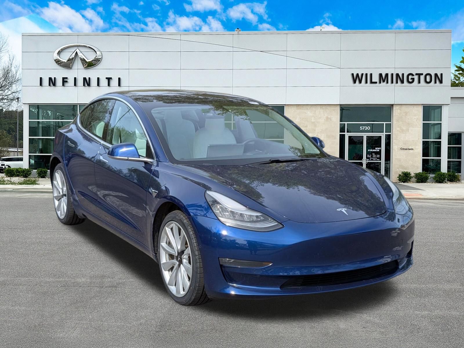 Used 2019 Tesla Model 3 Long Range image 1