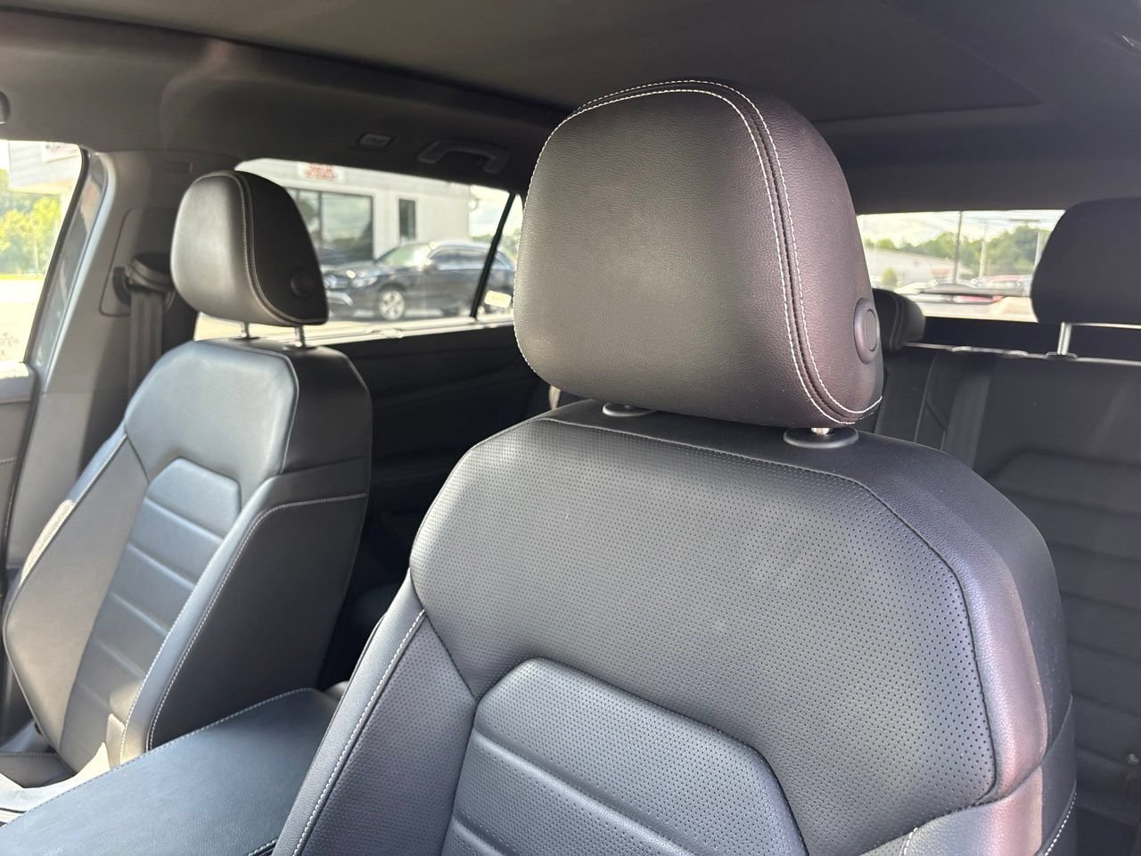 Used 2025 Volkswagen Atlas Cross Sport SEL AWD/4WD image 3