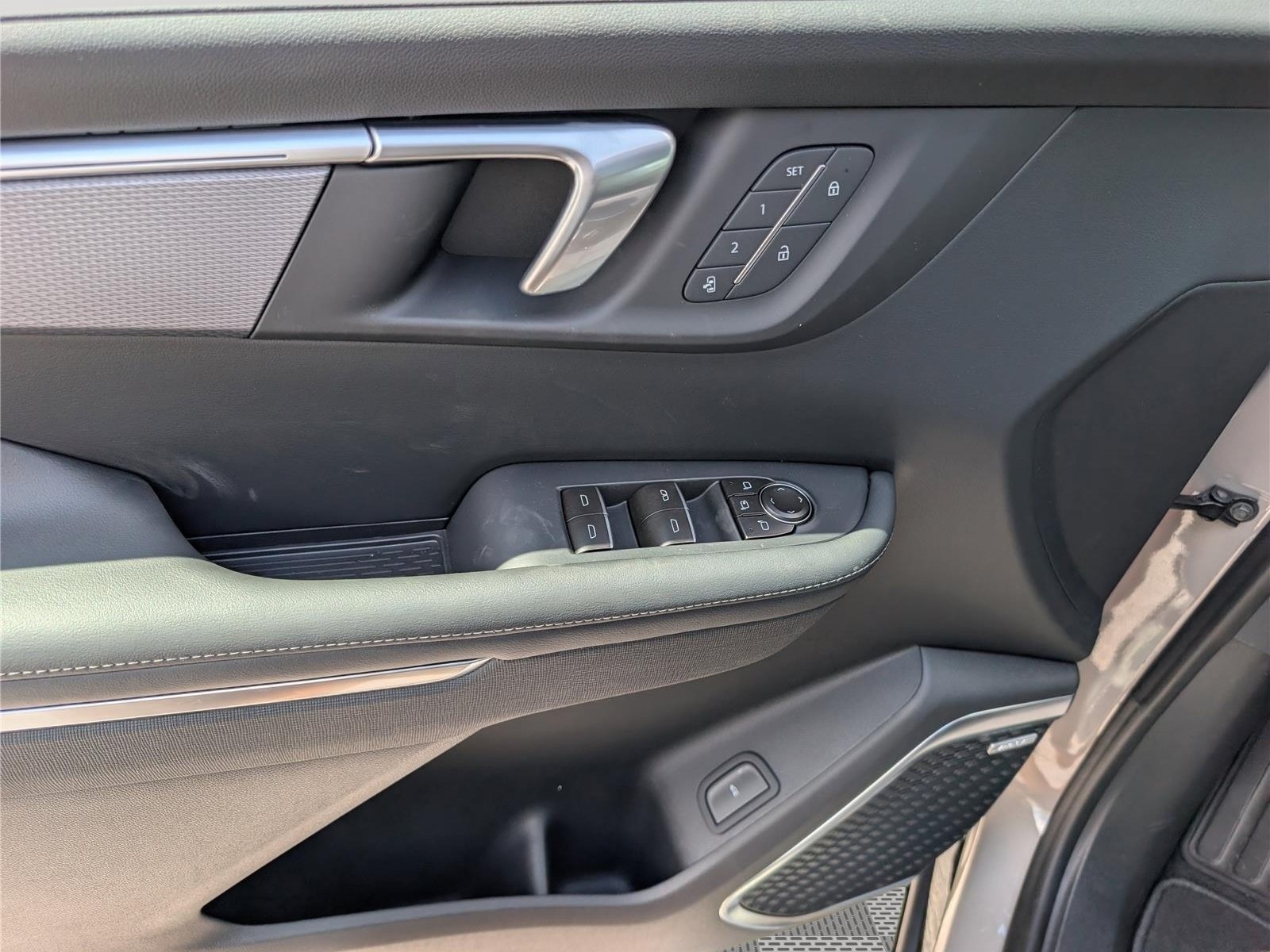 New 2026 Buick Enclave Sport Touring w/ Power Package FWD image 18