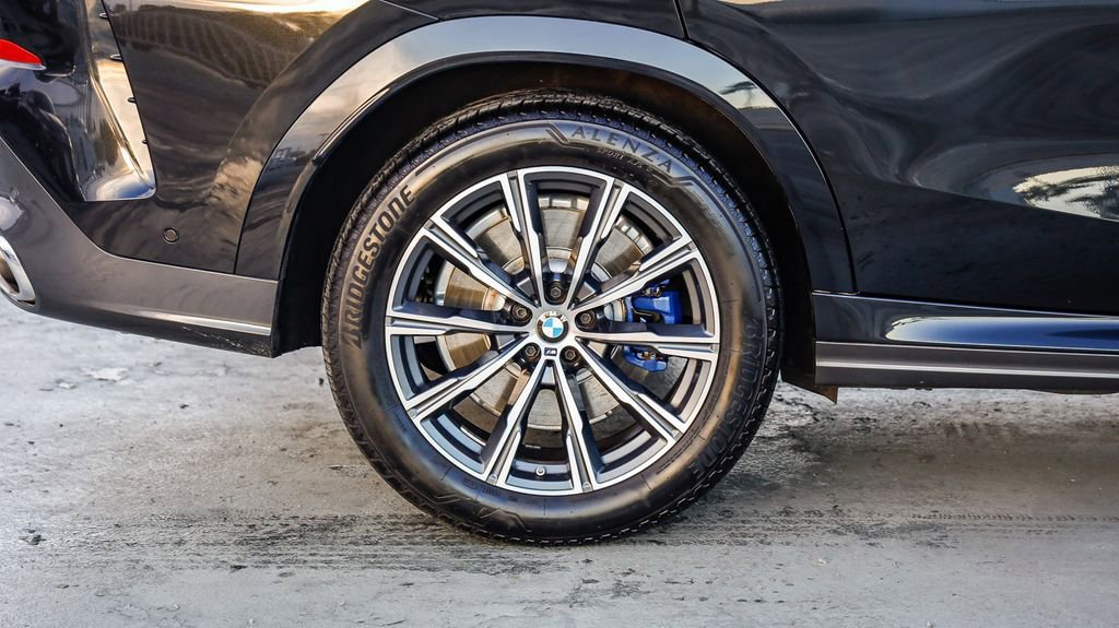 Used 2024 BMW X6 M60i w/ Parking Assistance Package image 12