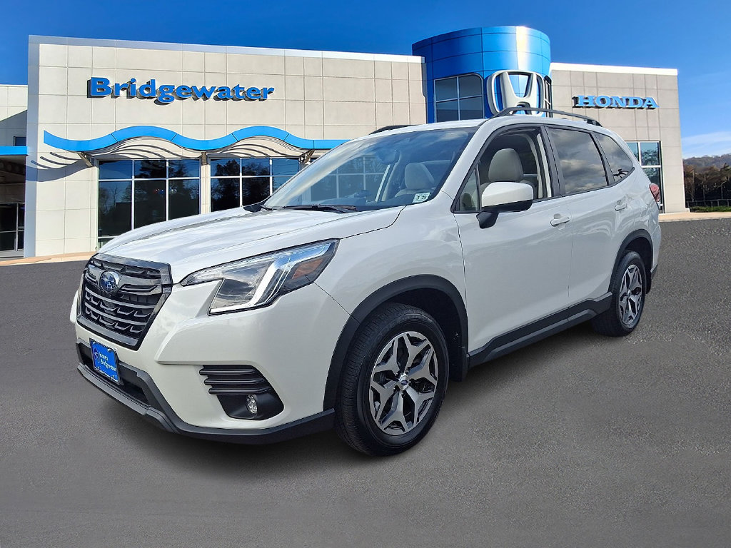 Used 2024 Subaru Forester Premium AWD/4WD image 3