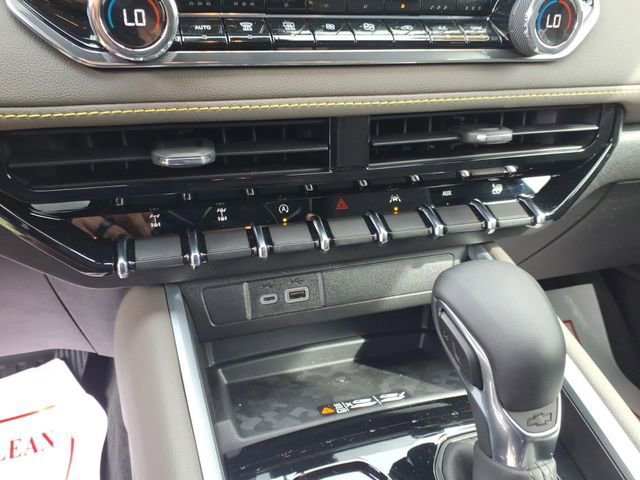 Used 2025 Chevrolet Colorado ZR2 w/ Technology Package image 17