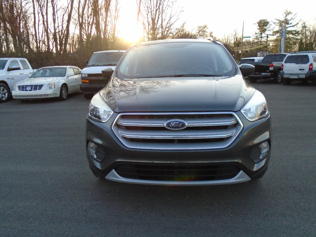Used 2018 Ford Escape SE image 3