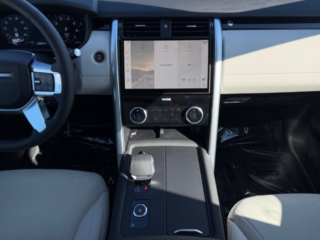 New 2026 Land Rover Discovery S AWD/4WD image 15
