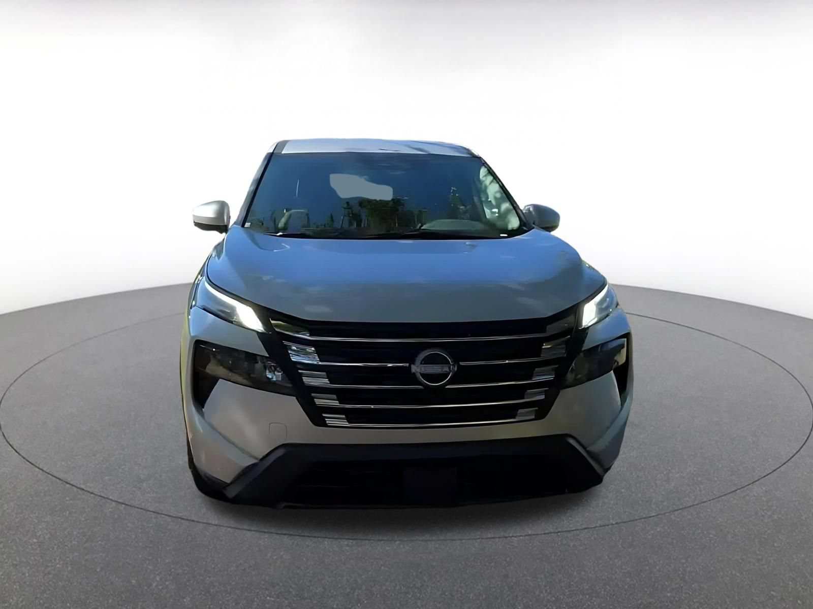 Used 2025 Nissan Rogue SV AWD/4WD image 4
