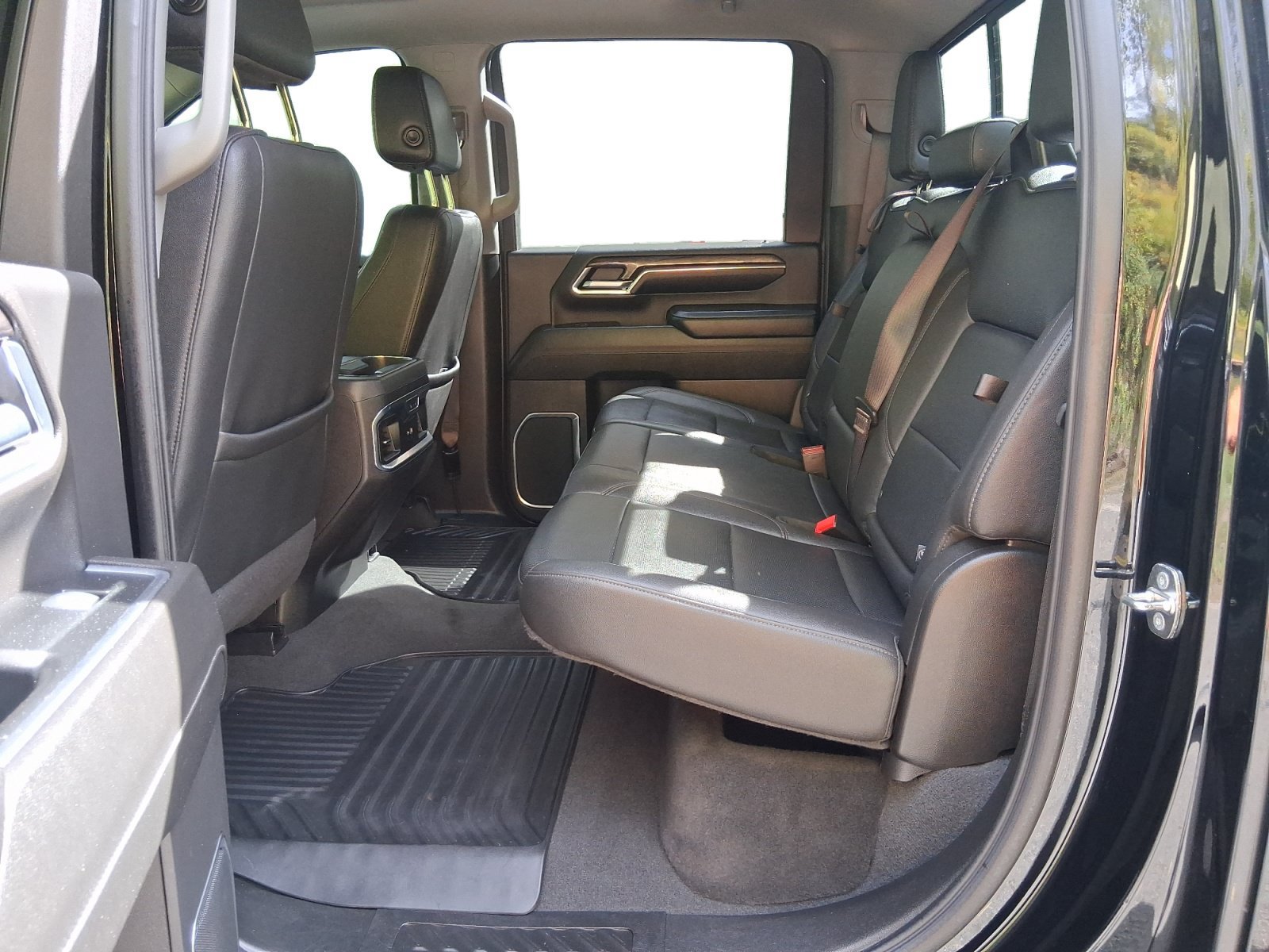 Used 2024 Chevrolet Silverado 2500 LTZ w/ LTZ Plus Package AWD/4WD image 8