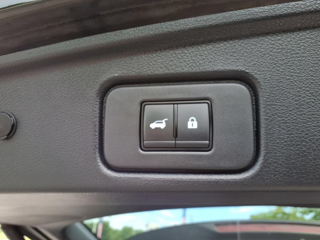 Certified 2023 Nissan Pathfinder Platinum w/ Cargo Package AWD/4WD image 16