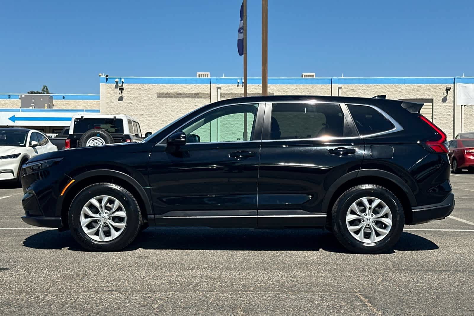 Used 2025 Honda CR-V LX image 5