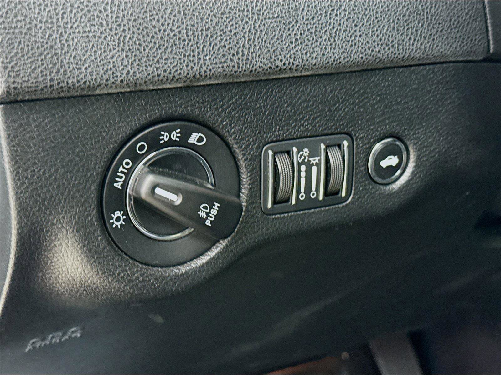Used 2023 Chrysler 300 S RWD image 6