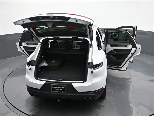 New 2025 Porsche Cayenne E-Hybrid image 24