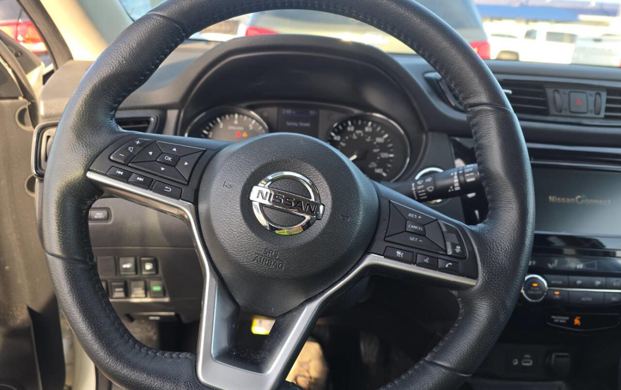 Used 2018 Nissan Rogue SV w/ Premium Package image 10