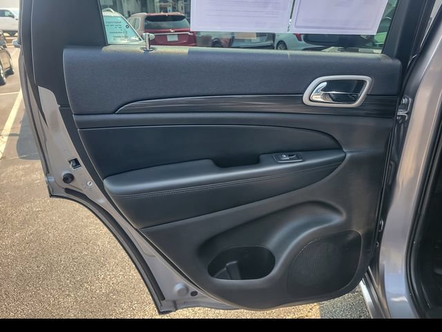 Used 2020 Jeep Grand Cherokee Altitude AWD/4WD image 25