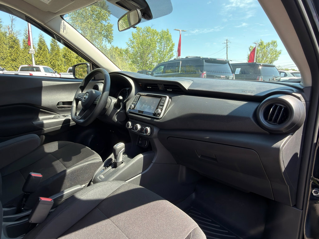 Certified 2025 Nissan Kicks Play S image 14