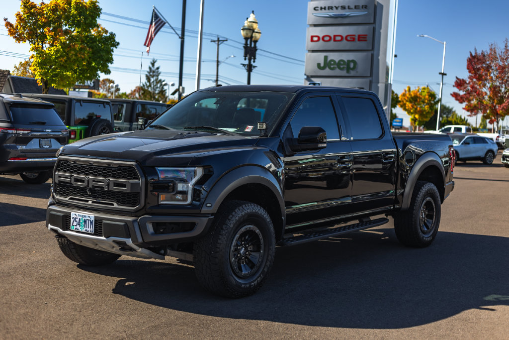 Used 2018 Ford F150 Raptor w/ Equipment Group 802A Luxury AWD/4WD image 4