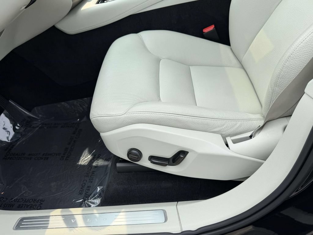 Used 2023 Volvo XC90 B6 Plus w/ Protection Package AWD/4WD image 17