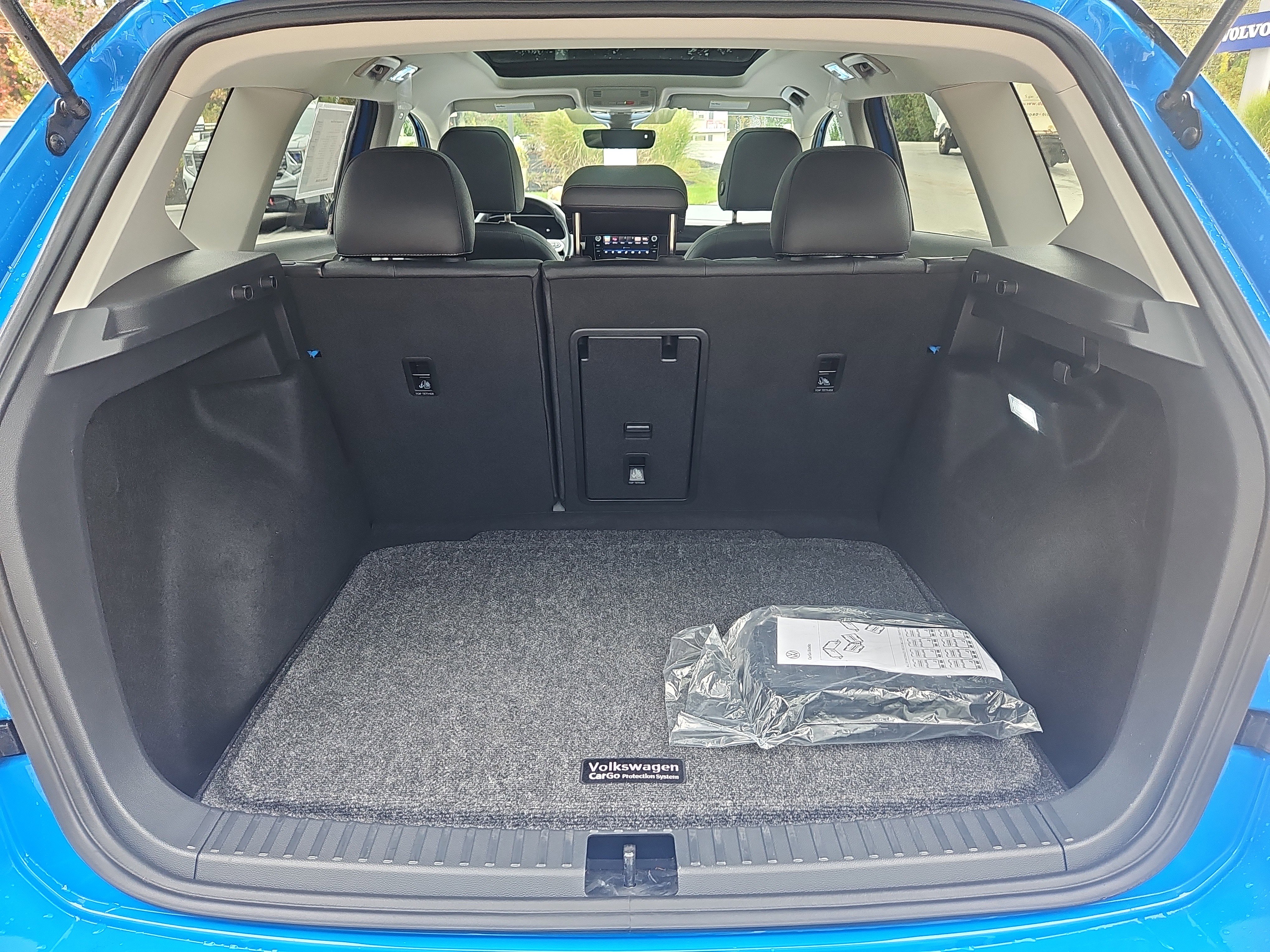 Certified 2025 Volkswagen Taos SE image 33