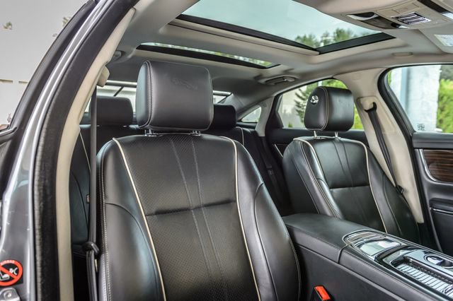 Used 2019 Jaguar XJ R-Sport image 36