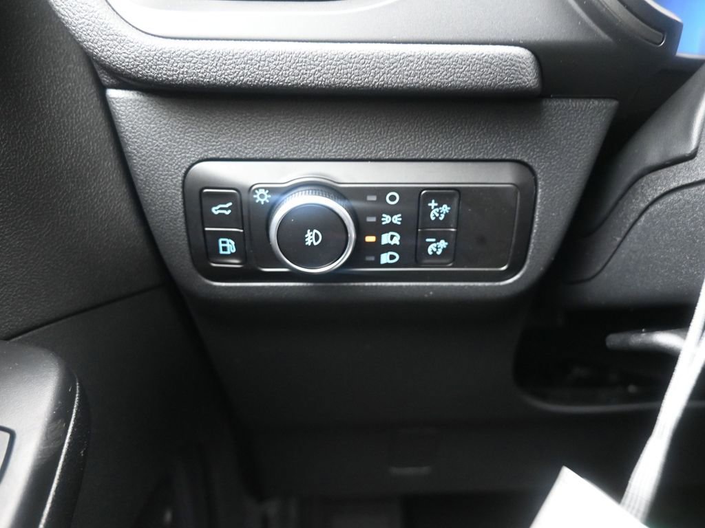 New 2026 Ford Escape SE FWD image 17