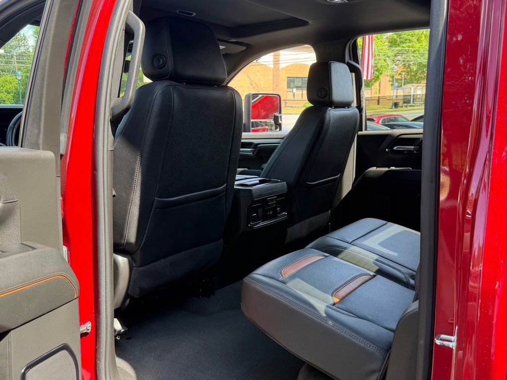 Used 2024 GMC Sierra 2500 AT4 w/ Technology Package AWD/4WD image 32