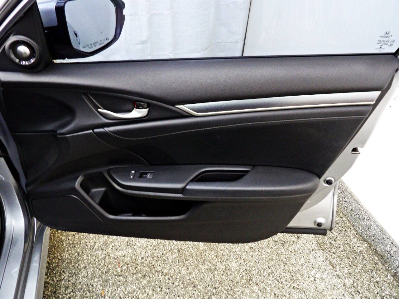 Used 2016 Honda Civic Touring image 11