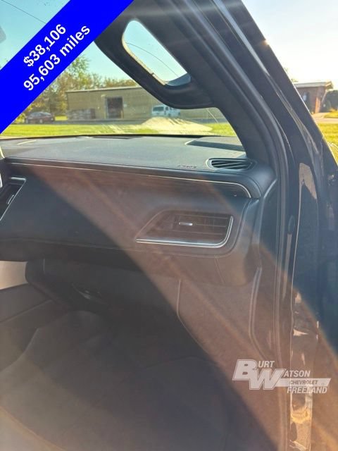 Used 2021 Chevrolet Tahoe Z71 w/ Z71 Signature Package AWD/4WD image 35