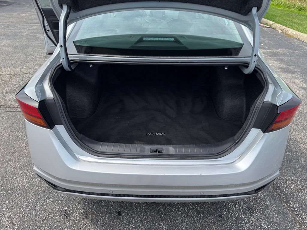 Used 2024 Nissan Altima 2.5 S FWD image 25