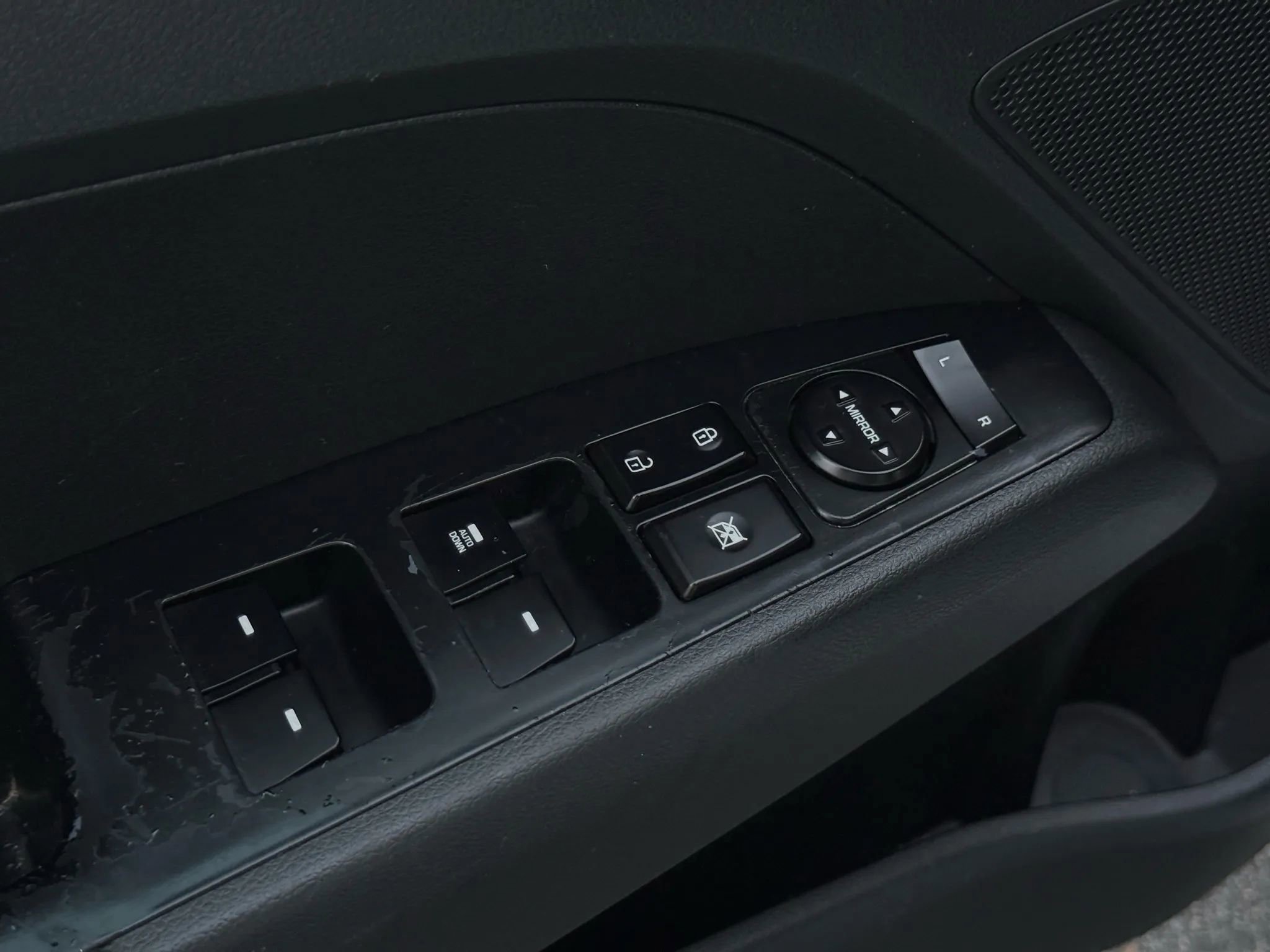Used 2019 Hyundai Elantra SE image 16