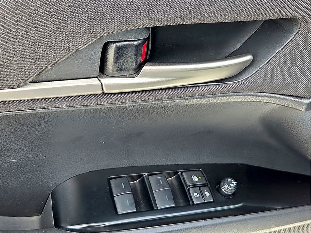 Used 2025 Toyota Camry LE image 15