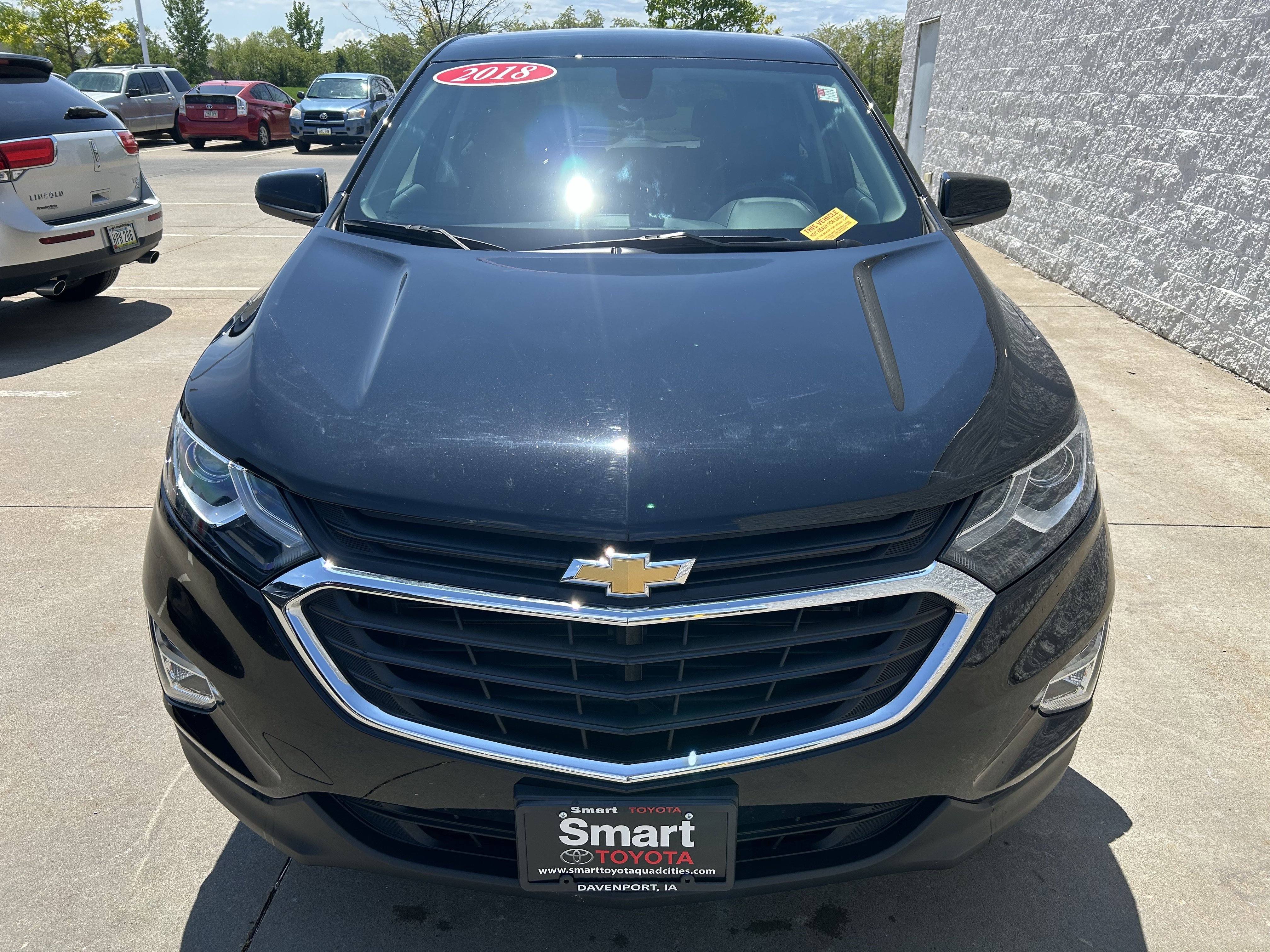 Used 2018 Chevrolet Equinox LT FWD image 2