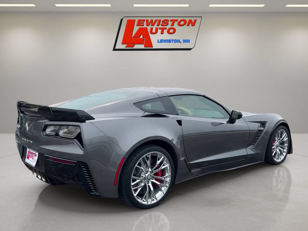 Used 2015 Chevrolet Corvette Z06 w/ 3LZ Preferred Equipment Group RWD image 5