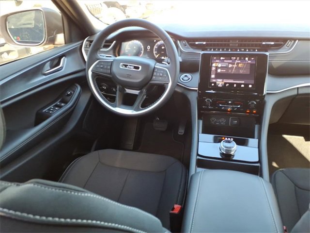 New 2025 Jeep Grand Cherokee Laredo X image 5