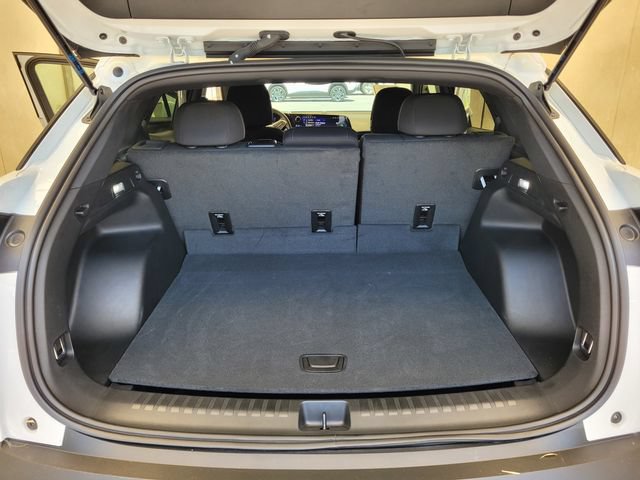 Used 2025 Chevrolet Blazer EV LT AWD/4WD image 33
