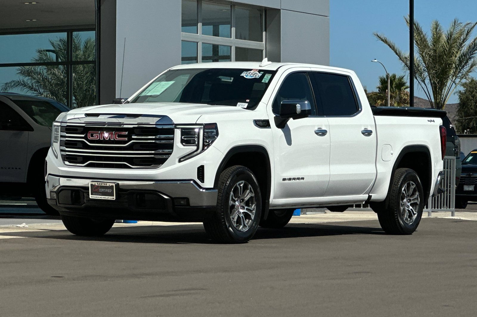 Used 2025 GMC Sierra 1500 SLT AWD/4WD image 8