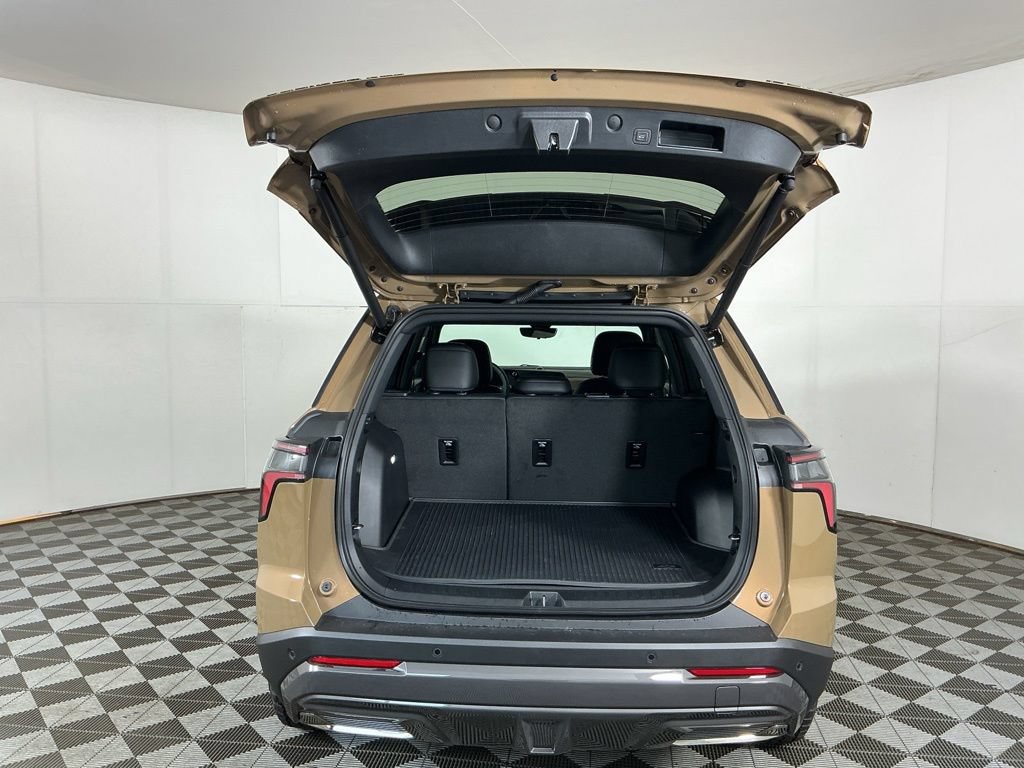 New 2027 Chevrolet Equinox ACTIV w/ Safety and Technology Package AWD/4WD image 10