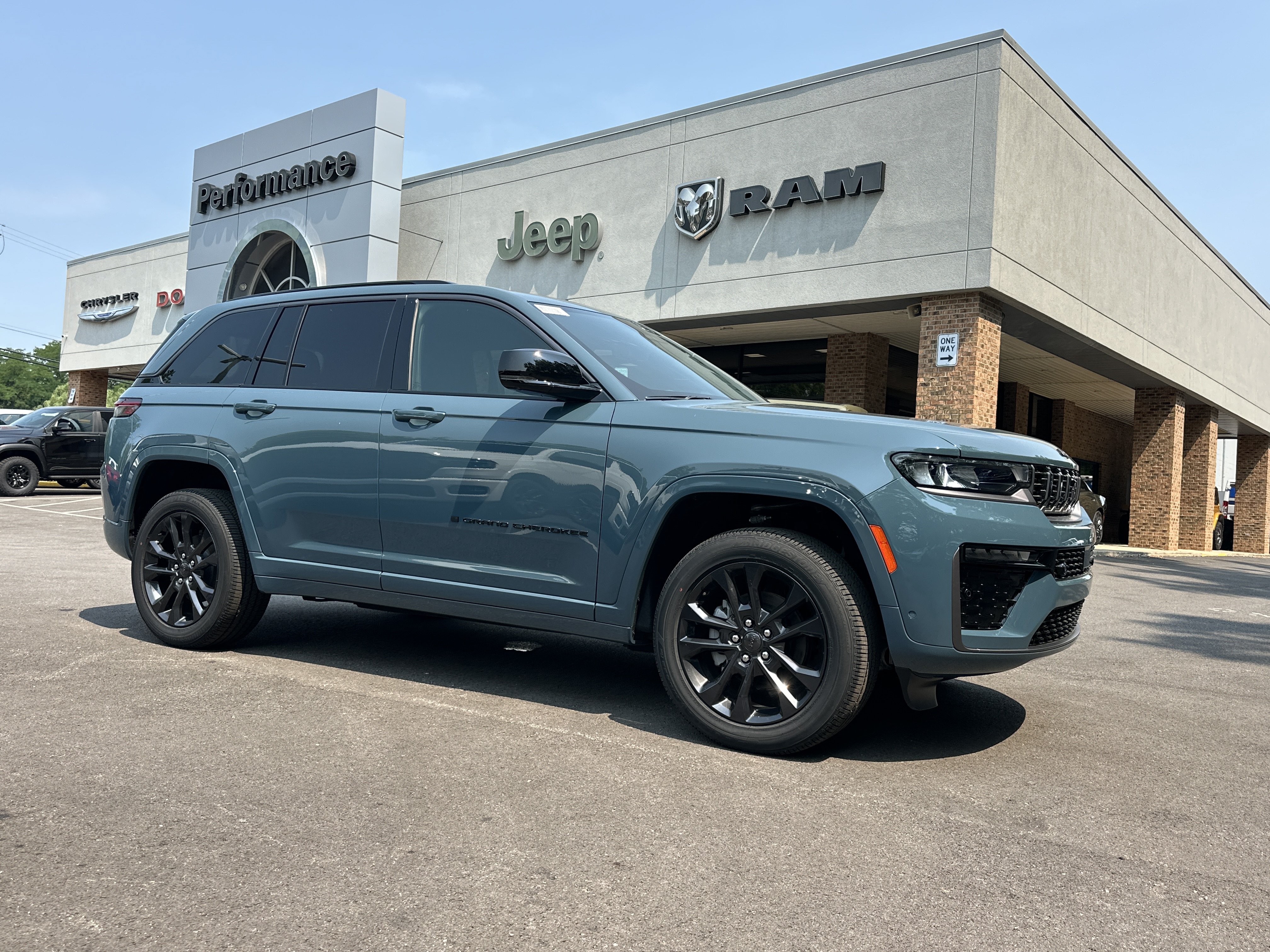 New 2026 Jeep Grand Cherokee Limited AWD/4WD image 17