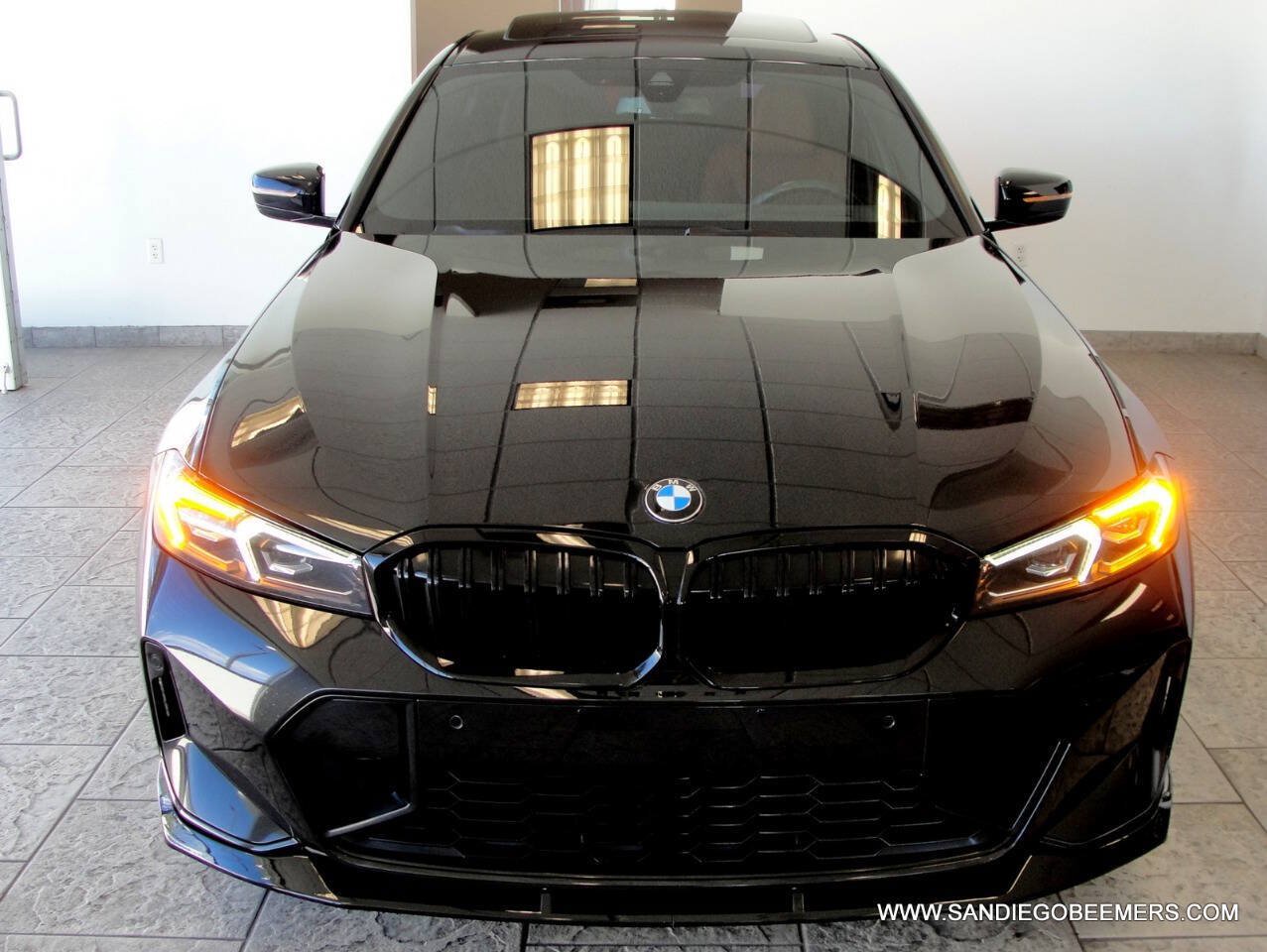 Used 2023 BMW 330i Sedan w/ M Sport Package RWD image 2